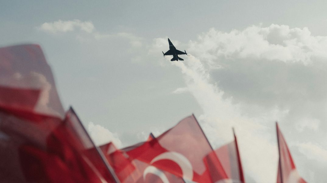 Το ΥΠΕΞ σχολιάζει την κίνηση της Τουρκίας: Η κατοχή στην Κύπρο δεν νομιμοποιεί F-16 στα Κατεχόμενα 