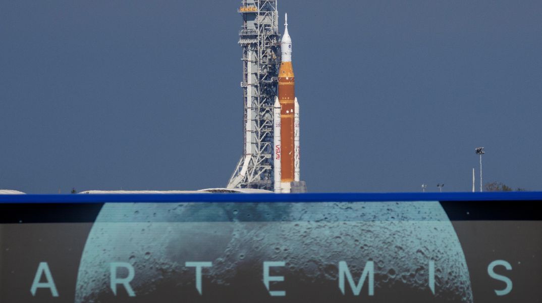 Η NASA προγραμματίζει την εκτόξευση του Artemis II για την 1η Απριλίου, με τους τέσσερις αστροναύτες να ετοιμάζονται για το 10ήμερο ταξίδι στη Σελήνη