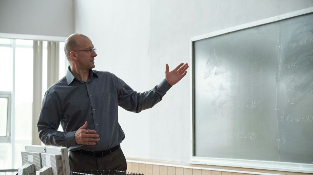 Εκπαιδευτικοί μιλούν για όσα συμβαίνουν μέσα στις τάξεις