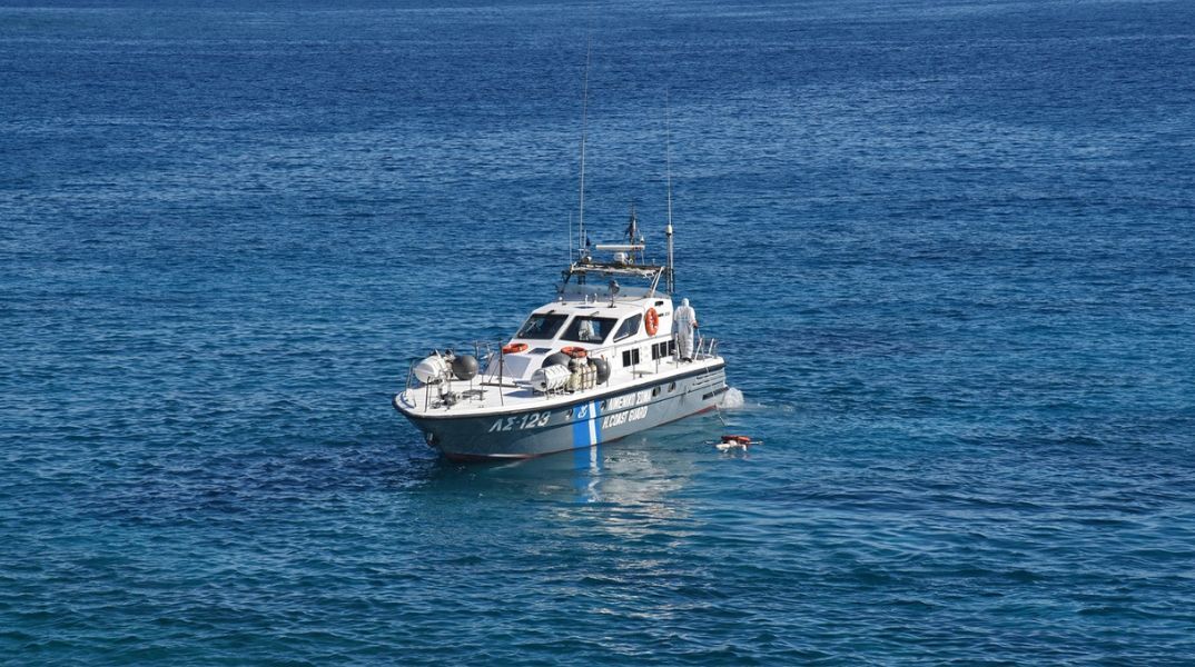 Νεκρός εντοπίστηκε στη Ρόδο ο 81χρονος ψαράς που αγνοούνταν από χθες το βράδυ - Βρέθηκε σε βραχώδη περιοχή κοντά στη Λίνδο και μεταφέρθηκε στο νοσοκομείο.