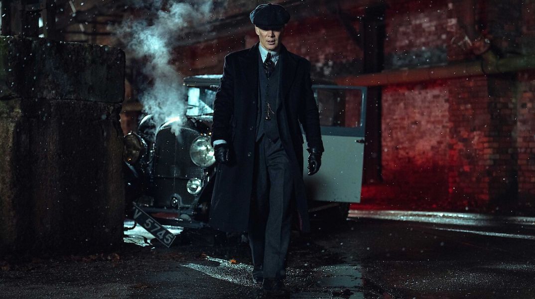 Ο Κίλιαν Μέρφι επιλέγει τραγούδια για το Peaky Blinders - Με Τομ Γιορκ, Ντέιβιντ Μπόουι, Σινέντ Ο’Κόνορ και άλλα κομμάτια που διαμόρφωσαν τον Τόμι Σέλμπι.