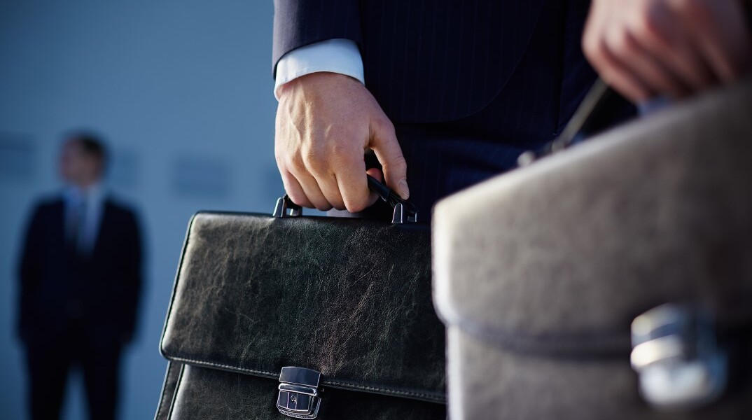 Εργαζόμενος αποχωρεί μετά από απόλυση ή παραίτηση