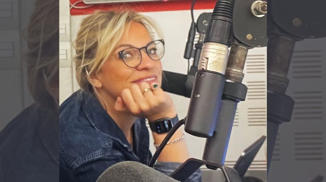 Επιστήμη Μπινάζη: Η παραγωγός του Voice 102.5 μιλά για το ραδιόφωνο