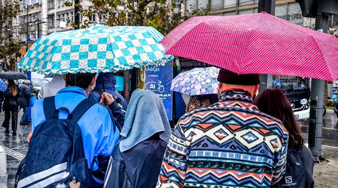 Καιρός: Βροχές σε όλη τη χώρα την Τετάρτη - Άνεμοι έως 7 μποφόρ στα πελάγη