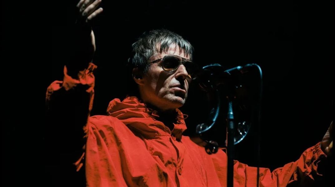 Ο Στίβεν Νάιτ χαρακτηρίζει «φαινόμενο» το ντοκιμαντέρ για την περιοδεία Live ’25 των Oasis, το οποίο προς το παρόν έχει διάρκεια τεσσάρων ωρών.