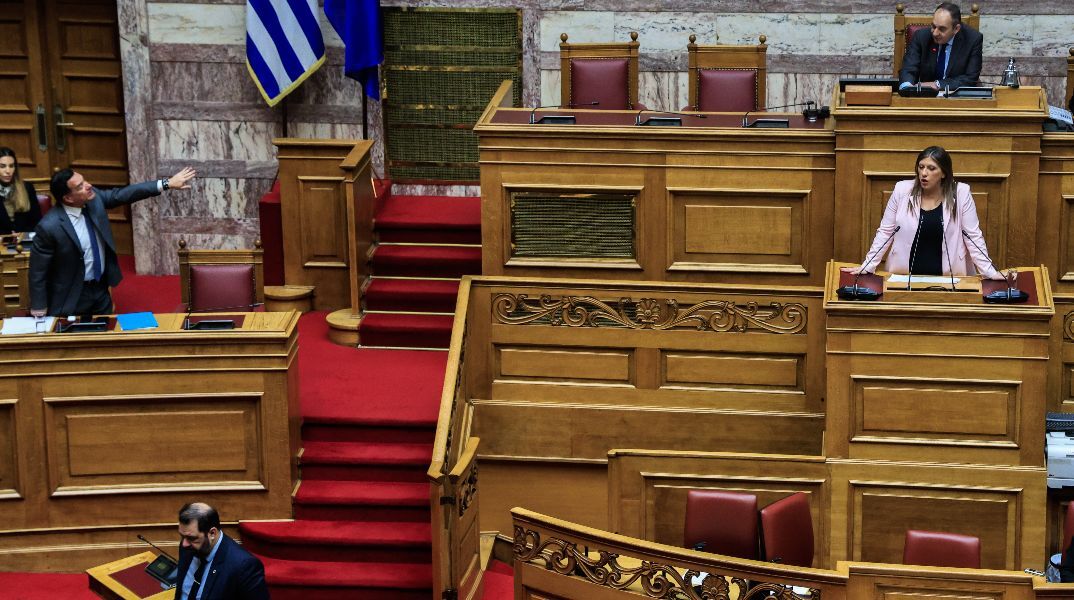 Νέα κόντρα Γεωργιάδη - Κωνσταντοπούλου: Κατήγγειλε ότι τον βιντεοσκοπούσε ενώ έτρωγε κρακεράκια