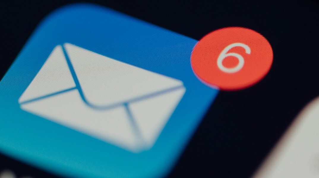 Μην σβήνεις το «Στάλθηκε από το iPhone μου»: Ο λόγος που σε… σώζει στα emails