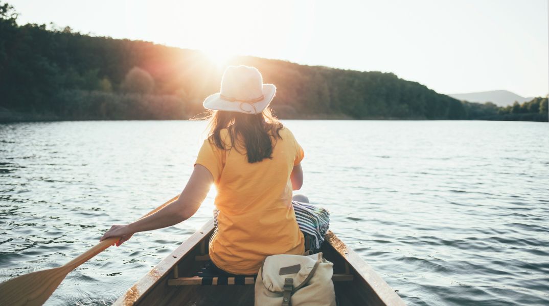 Έκθεση Παγκόσμιας Ευτυχίας 2026: Οι 25 χώρες με τα υψηλότερα επίπεδα ευημερίας, βασισμένη σε δείκτες όπως προσδόκιμο υγιούς ζωής, κοινωνική στήριξη, ελευθερία