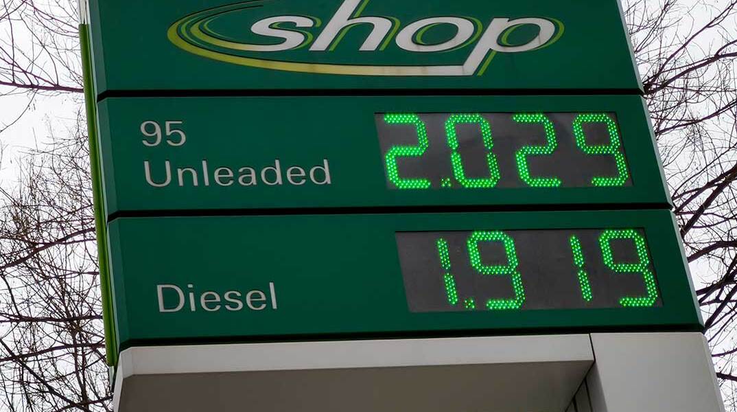 Πάνω από τα 2 ευρώ η απλή αμόλυβδη στα βενζινάδικα στο κέντρο της Αθήνας