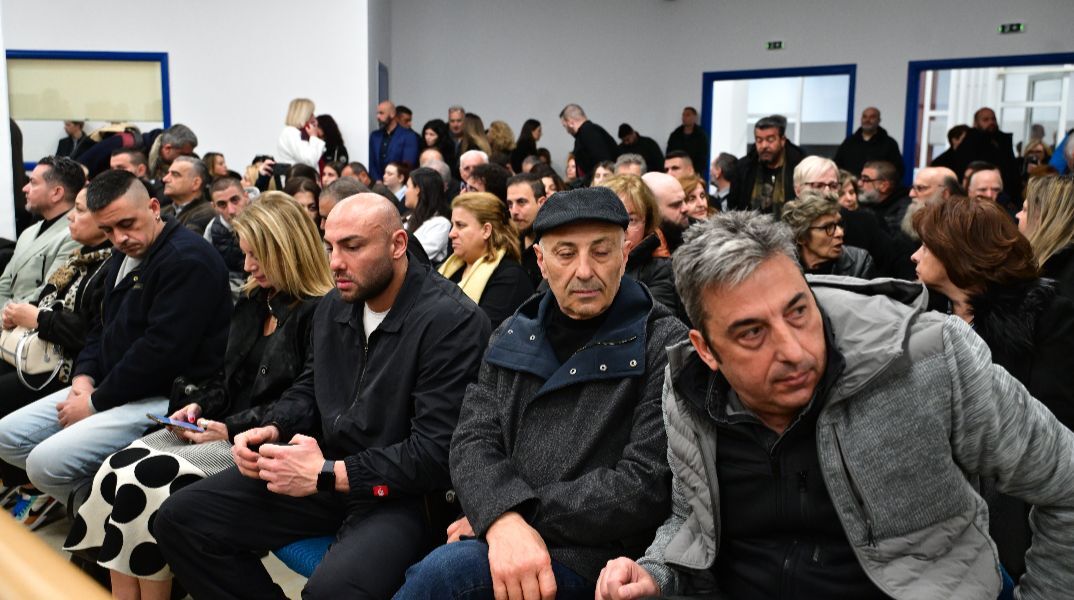 Διεκόπη για την 1η Απριλίου η δίκη για τα Τέμπη - Οργή συγγενών και δικηγόρων