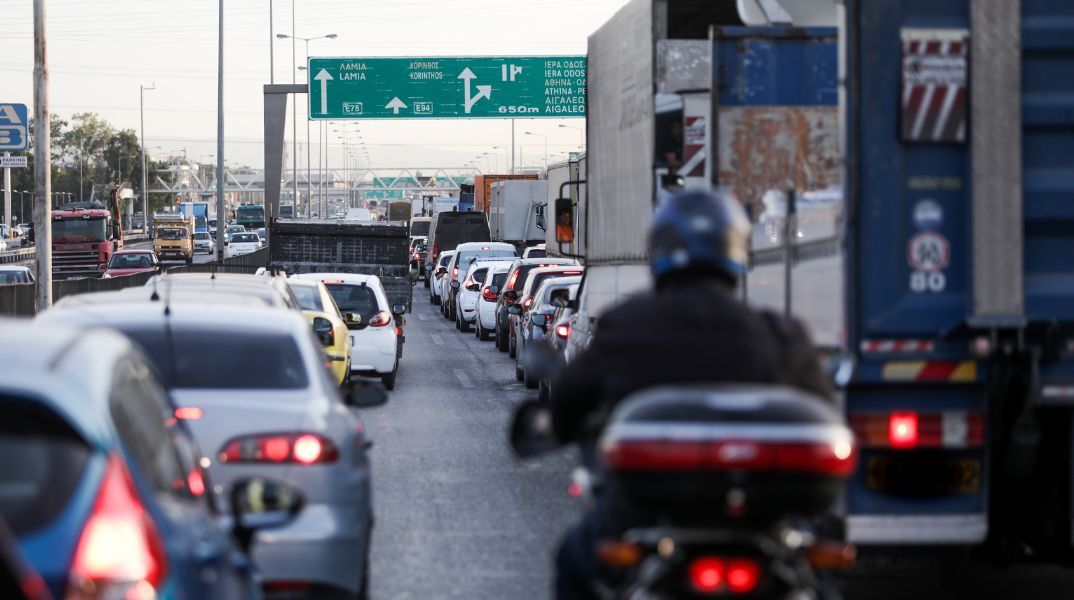 Κίνηση τώρα: Μποτιλιάρισμα σε Κηφισό, Αθηνών, Παραλιακή, Αττική Οδό και Κηφισίας - Μεγάλες καθυστερήσεις και δυσκολίες σε πολλούς βασικούς οδικούς άξονες.