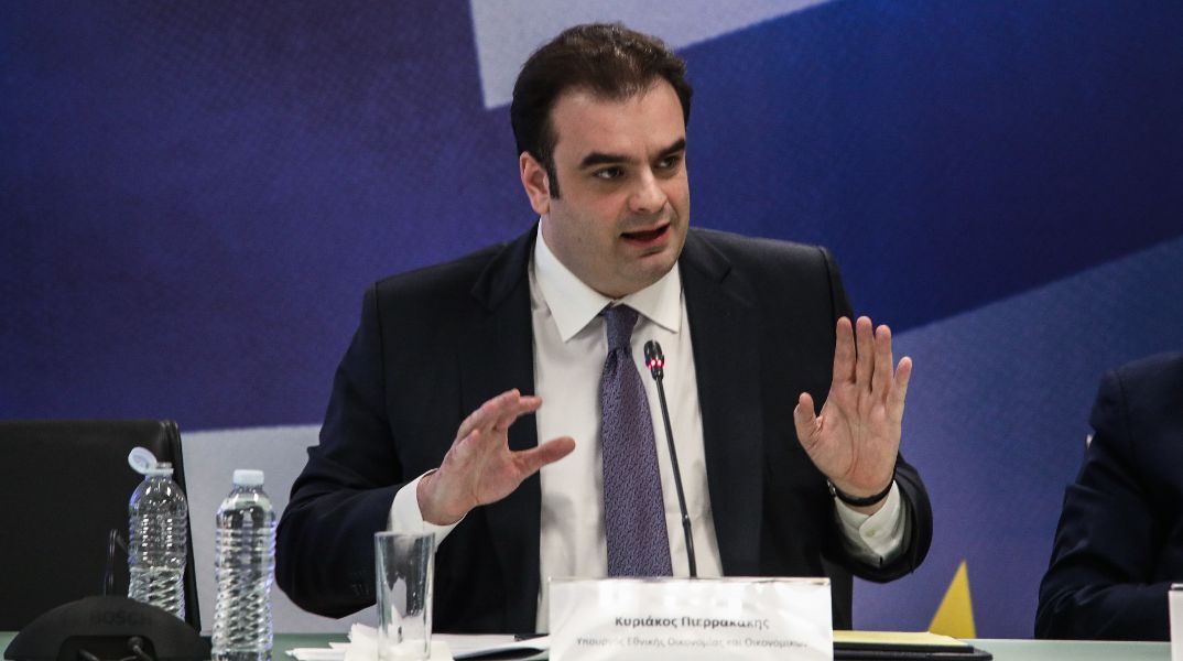 «Κανείς μόνος στην κρίση»: Ανάρτηση Πιερρακάκη για τα έκτακτα μέτρα κατά της ακρίβειας