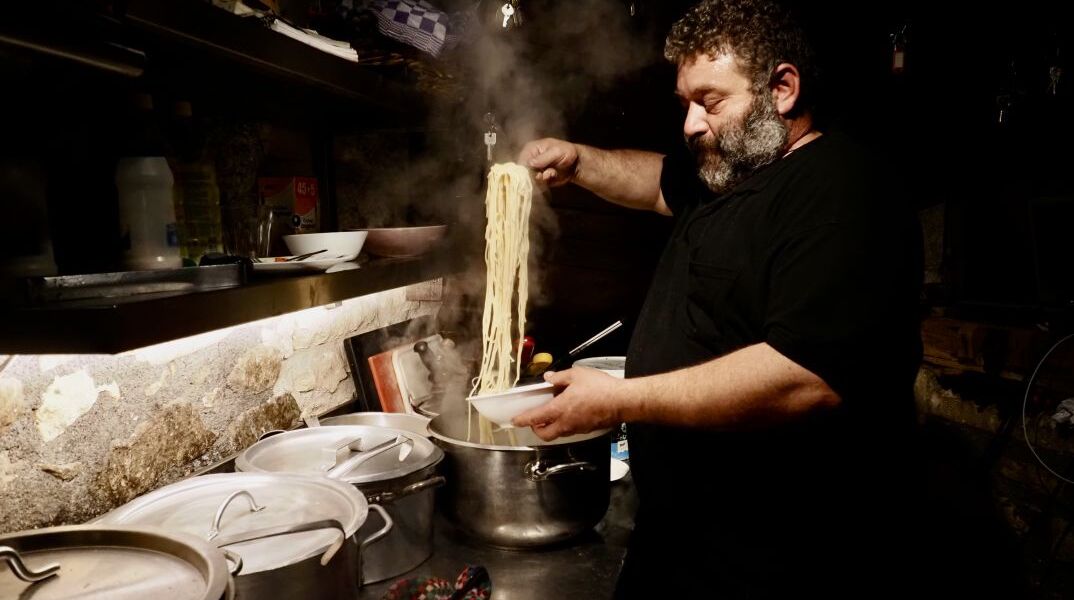 Στην ταβέρνα του Γιάννη