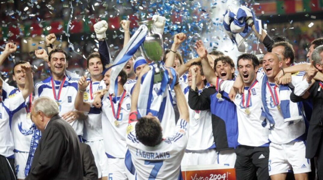 Η UEFA ευχήθηκε στην Ελλάδα με φόντο το Euro 2004 και το Coference League του Ολυμπιακού