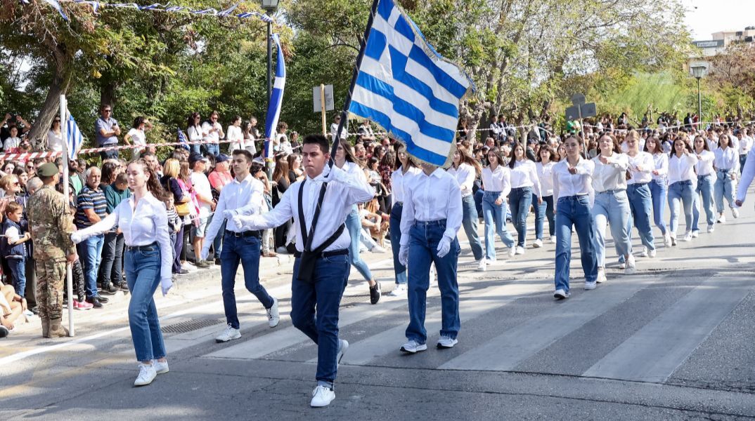 Ακυρώθηκαν λόγω καιρού οι παρελάσεις σε Ηράκλειο, Χανιά και Ρέθυμνο