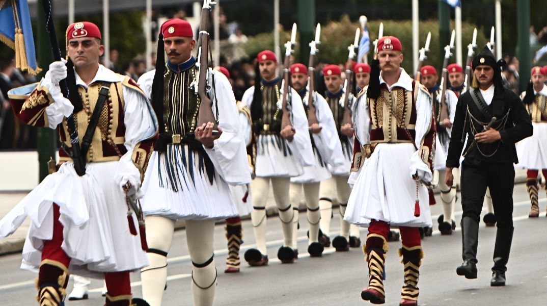 Δείτε Live τη μεγάλη στρατιωτική παρέλαση της 25ης Μαρτίου στην Αθήνα