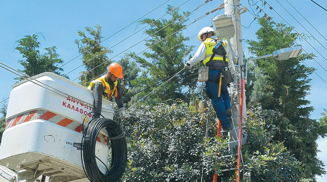 ΔΕΗ Fiber: Τοποθέτηση εναέριας οπτικής ίνας