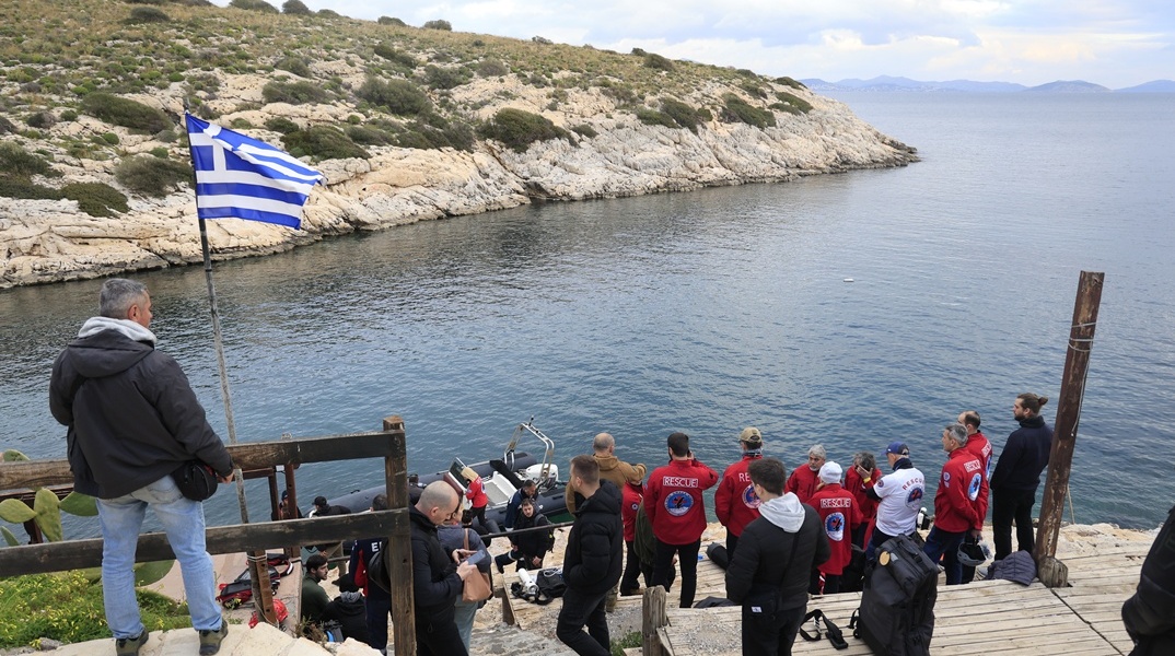 Στιγμιότυπο από τις έρευνες για τον δύτη