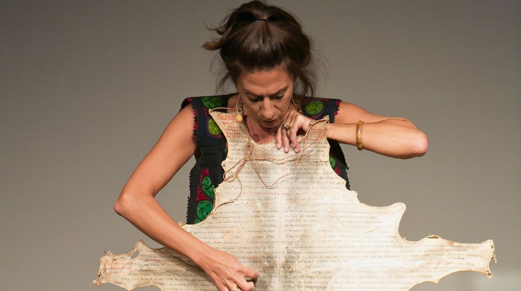 Φοίβη Γιαννίση: Η ποίηση ξεκινά από την κούνια με το άκουσμα των τραγουδιών