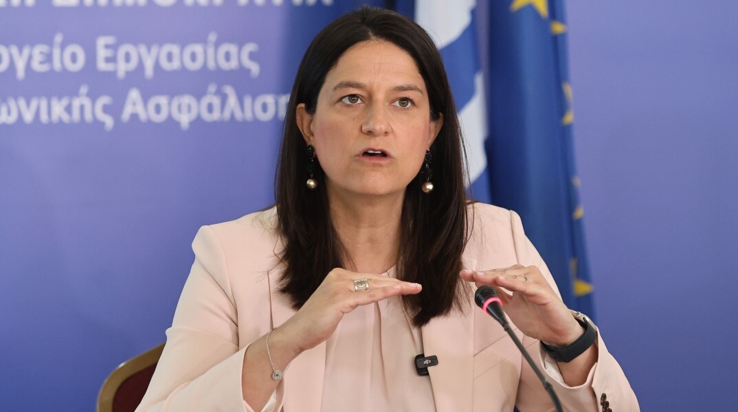 Η Νίκη Κεραμέως παρουσιάζει τον νέο κατώτατο μισθό από 1η Απριλίου