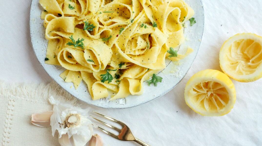 Η πανεύκολη μακαρονάδα al limone που θα κάνεις ξανά και ξανά