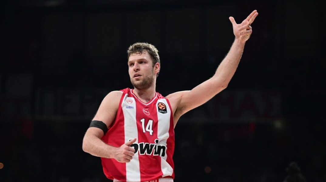 Βεζένκοφ: «Ο Μπαρτζώκας είναι πολύ παθιασμένος, μου αρέσει να παίρνω την ευθύνη»