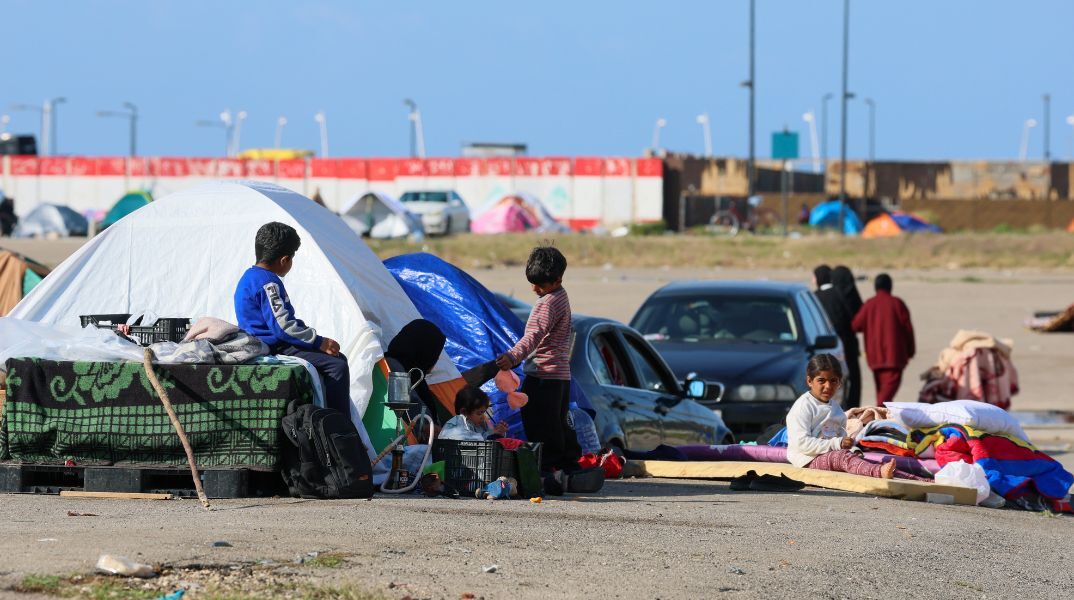 Η Unicef αναφέρει 370.000 εκτοπισμένα παιδιά και 121 νεκρά στον Λίβανο, ενώ χιλιάδες άνθρωποι παραμένουν χωρίς ασφαλές καταφύγιο λόγω των συγκρούσεων.