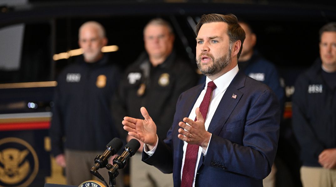 Έξαλλος ο Βανς με τον Νετανιάχου: Είπες στον Τραμπ ότι ο πόλεμος με το Ιράν θα ήταν πολύ πιο εύκολος