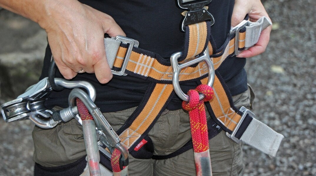 Βουτιά θανάτου για αναρριχητή στην Κάλυμνο