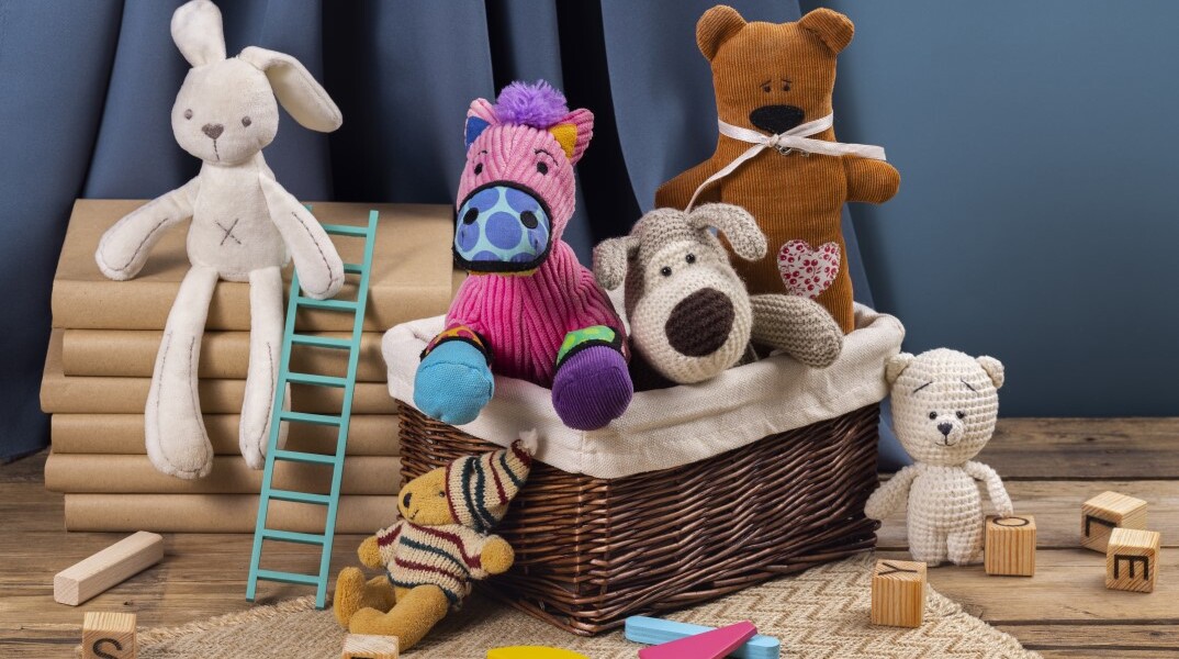 Παιδικά παιχνίδια σε καλάθι