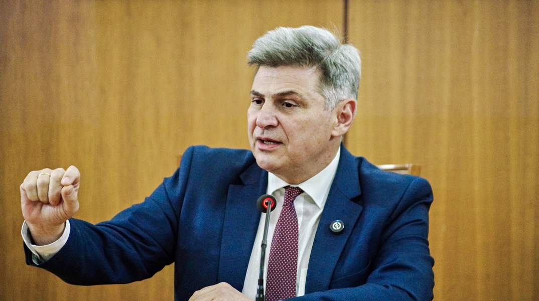 Νικόλας Φαραντούρης