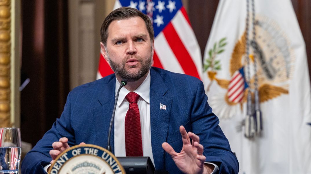 Ο αντιπρόεδρος των ΗΠΑ, Τζέι Ντι Βανς, χαρακτήρισε τα UFO «δαίμονες», υποσχόμενος τη δημοσιοποίηση κρατικών εγγράφων για τα ανεξήγητα φαινόμενα.