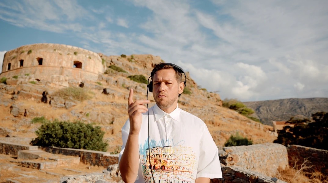 Τι μουσική ακούει ο Cj Jeff;