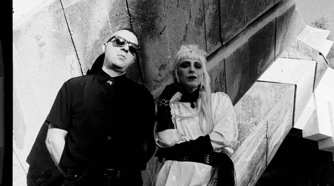 Selofan: Στο σκοτάδι, όλα μοιάζουν λίγο πιο ειλικρινή