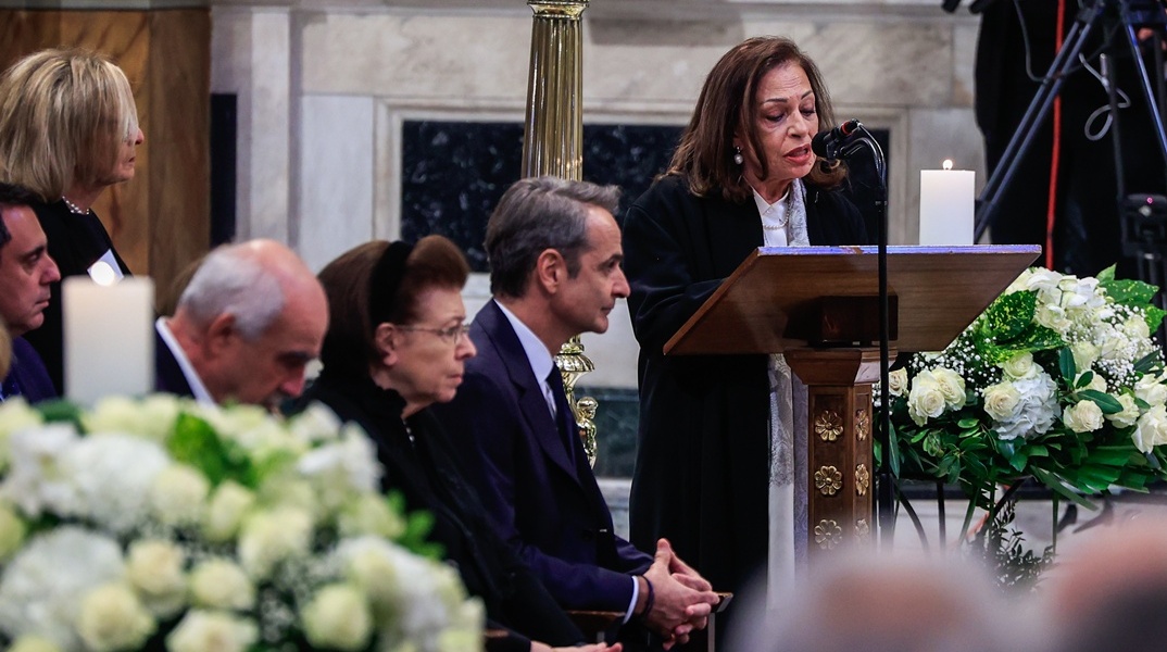 Χάρις Αλεξίου