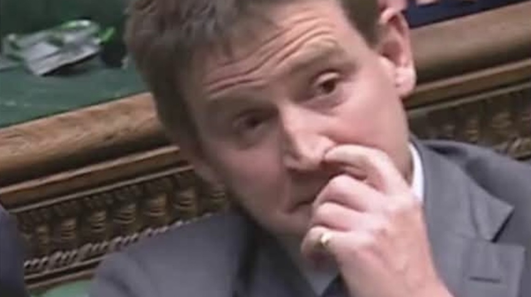 Ο βουλευτής Μάικ Μάρτιν επί το έργον 