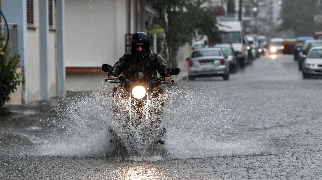 Μήνυμα του 112 στην Πιερία για την κακοκαιρία Erminio που πλήττει τη χώρα - Καλεί τους κατοίκους να περιορίσουν τις μετακινήσεις τους στις απολύτως απαραίτητες