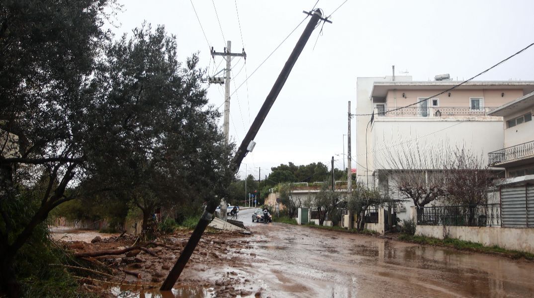 Κακοκαιρία Erminio: «Καμπανάκι» Τσατραφύλλια για 6 περιοχές - Πού θα βρέξει τις επόμενες ώρες