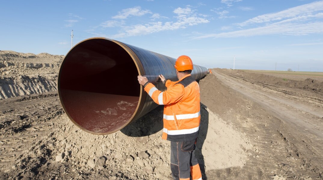 Κατασκευή αγωγού πετρελαίου