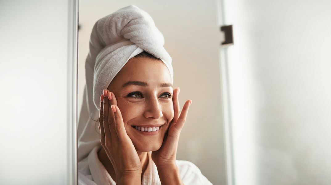 Νέα έρευνα επιβεβαιώνει οφέλη του κολλαγόνου σε ελαστικότητα και αρθρώσεις, καταρρίπτοντας όμως τον μύθο της «άμεσης εξαφάνισης» των ρυτίδων.