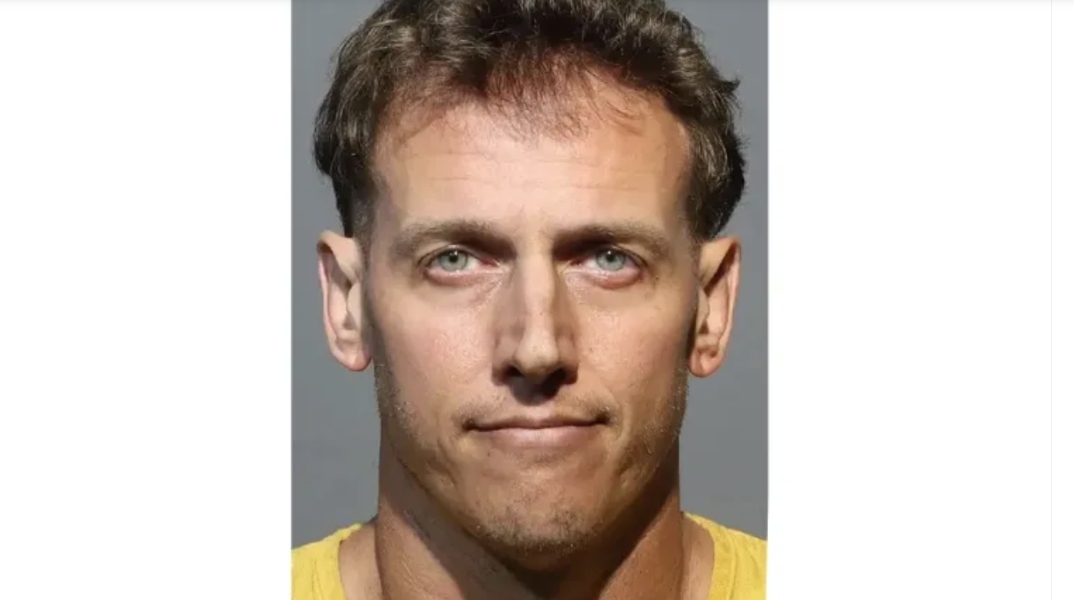 Έφτασε στο σημείο να μάθει κώδικα Μορς στην ανήλικη, προκειμένου να επικοινωνεί ανενόχλητος μαζί της 