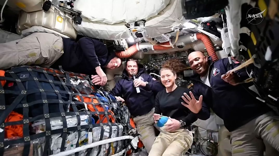 Artemis ΙΙ: «Είναι πιο άνετο από όσο νομίζετε»-  Οι αστροναύτες έδωσαν συνέντευξη από το διάστημα