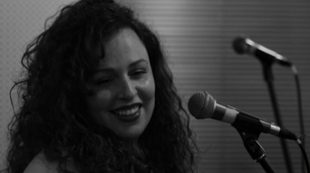 Σοφία Κουρτίδου: Είμαι 100 κιλά - Μας έμαθαν να κρύβουμε την ηλικία και το βάρος μας σαν να είναι πηγές ντροπής