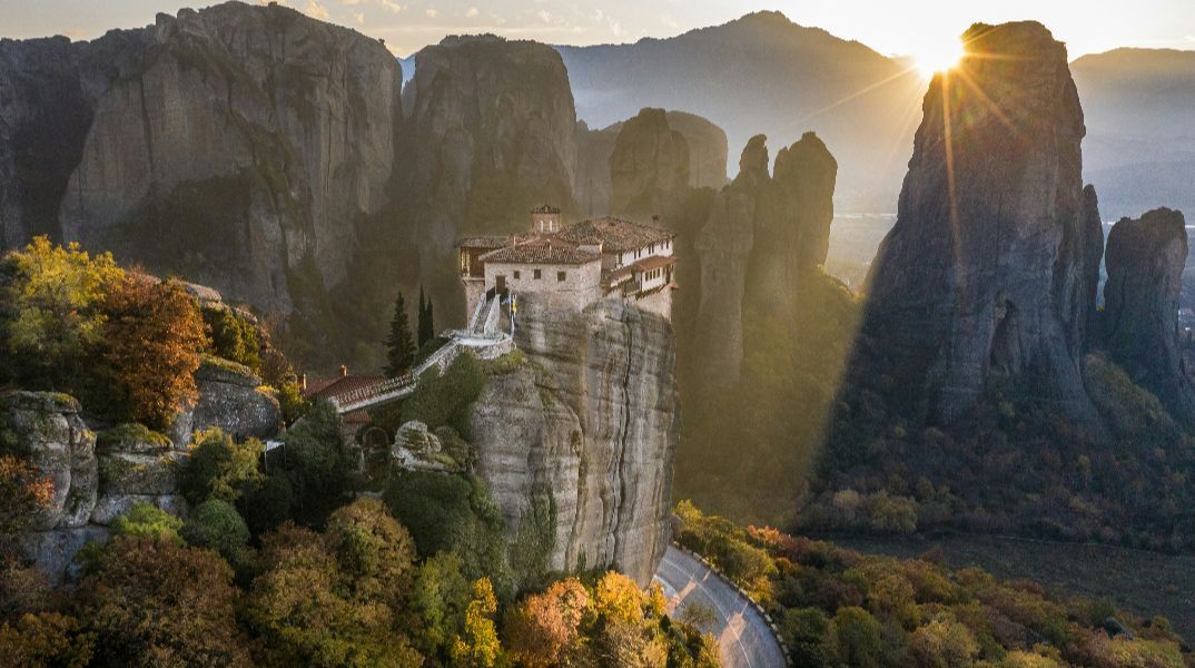 Πάσχα στην Ελλάδα: Οι πιο δημοφιλείς προορισμοί για τη φετινή έξοδο των εκδρομέων