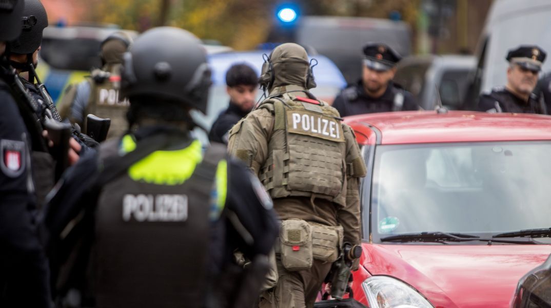 Συναγερμός στη Γερμανία μετά τον εντοπισμό φιαλιδίου με ραδιενεργό Πολώνιο‑210 σε κήπο - Οι αρχές ερευνούν την προέλευση του θανατηφόρου υλικού