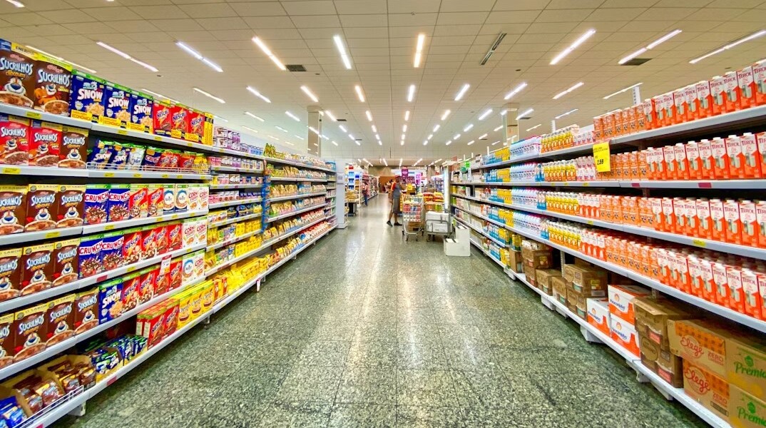 Τρόφιμα σε σούπερ μάρκετ