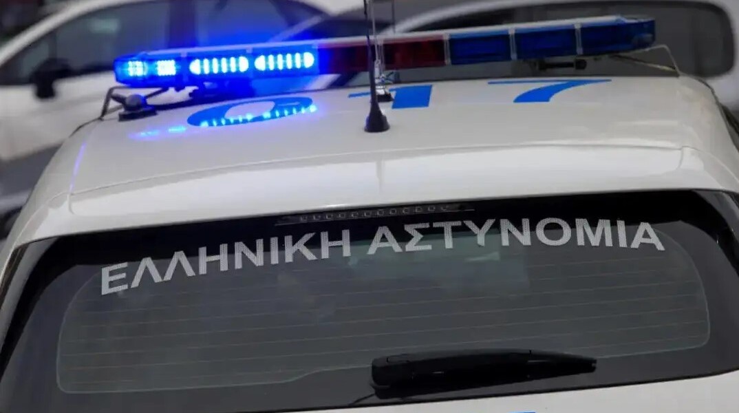 Περιπολικό της ΕΛ.ΑΣ σε δρόμο της Αθήνας