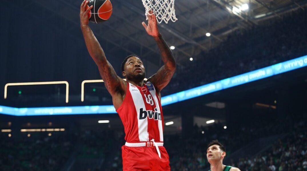 ΚΑΕ Ολυμπιακός: Ο Παναθηναϊκός έκανε καταγγελία για άσεμνη και καλά μελετημένη χειρονομία του Τζόουνς