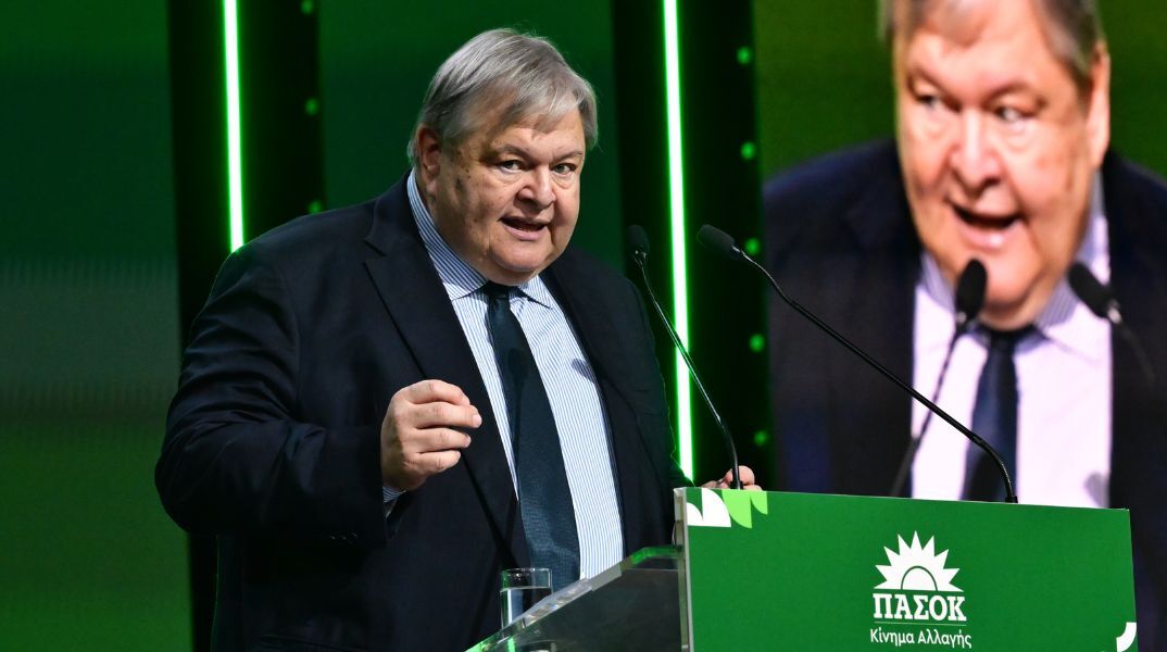 Ο Ευάγγελος Βενιζέλος ασκεί κριτική στον Κυριάκο Μητσοτάκη για πελατειακές πρακτικές, διαχείριση κρίσεων και παρεμβάσεις στους θεσμούς - Ολόκληρο το άρθρο