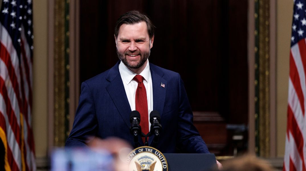 Ο Τζέι Ντι Βανς στηρίζει την προεκλογική εκστρατεία του Βίκτορ Όρμπαν - Η Ουγγαρία αντιμέτωπη με ενεργειακή κρίση και σκάνδαλα διαρροών με τη Ρωσία.